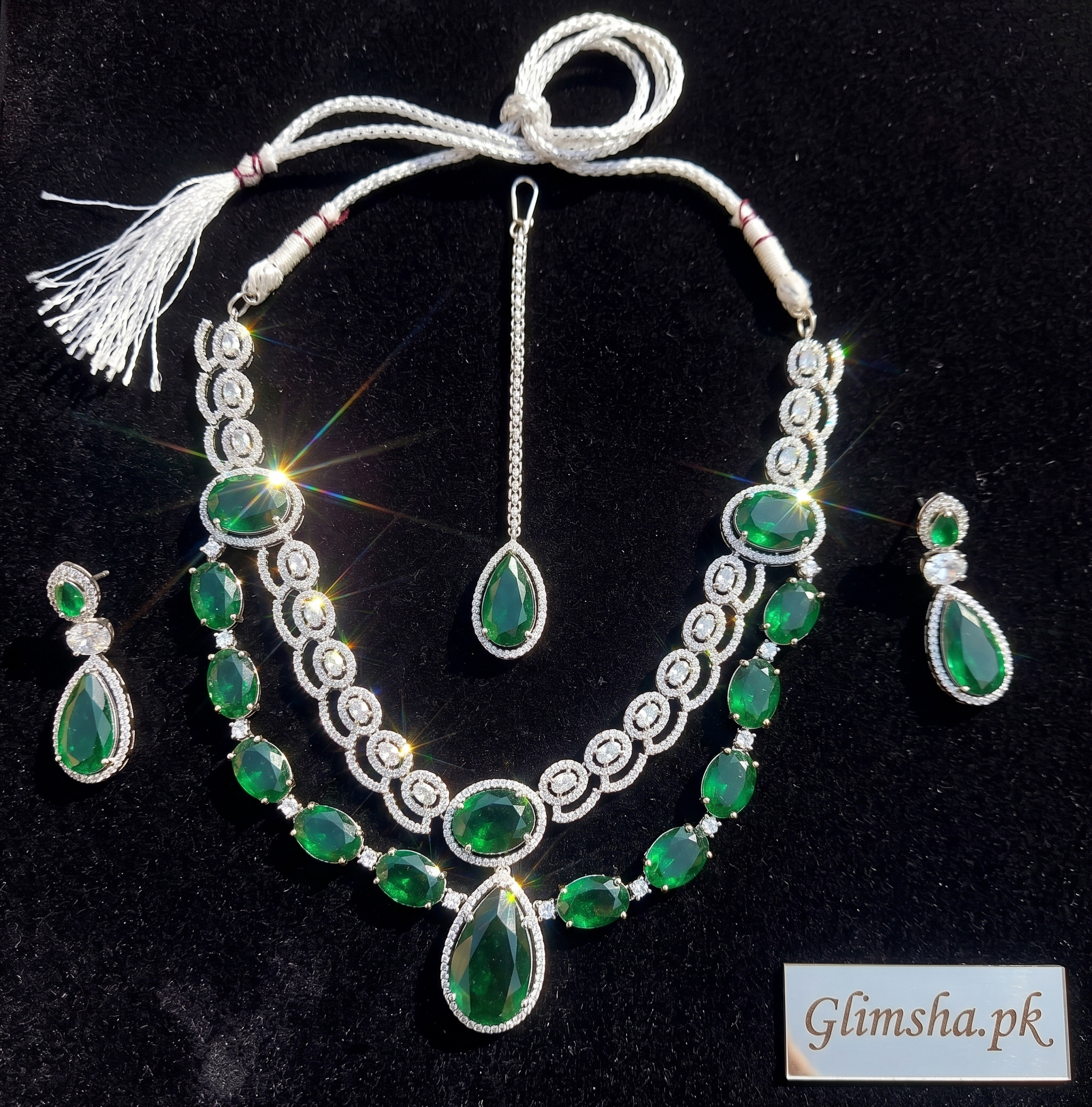 glimsha_emerald_bridal_set_box_presentation (2)