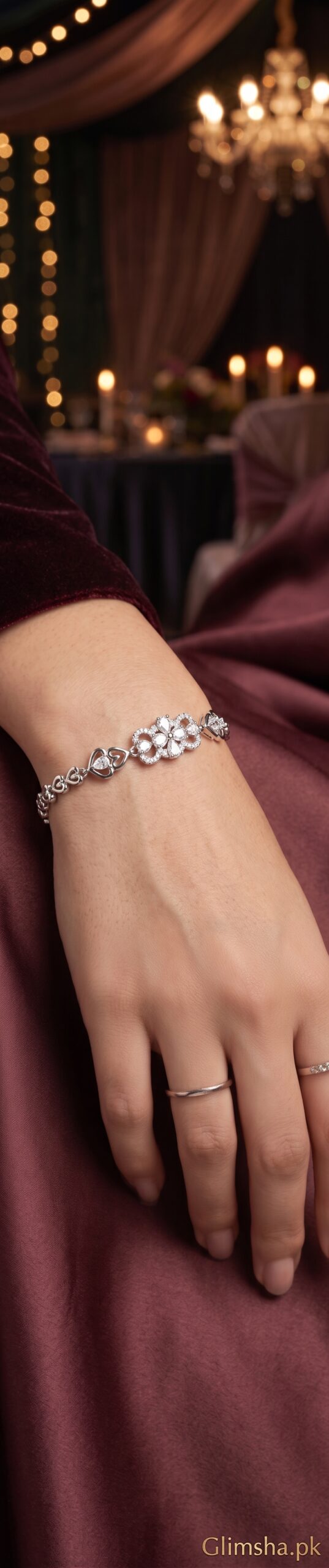 glimsha_pk_diamond_heart_bracelet_artistic_presentation (3)